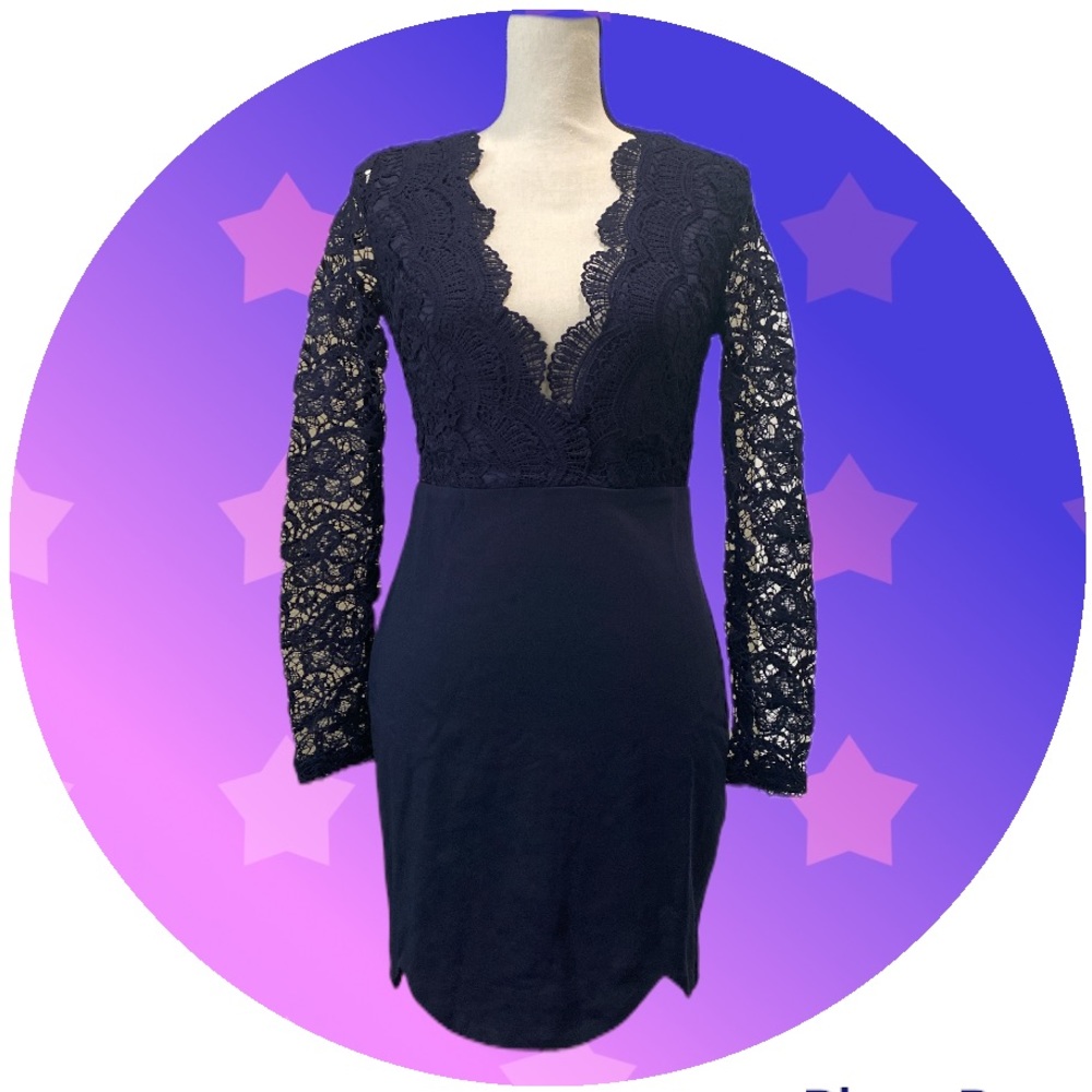 Gorgeous navy blue dress!!